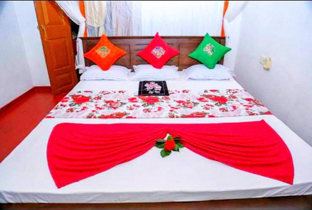 Happy Morning Bliss Bed & Breakfast Mirissa Bagian luar foto